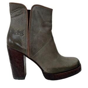 John Fluevog Hopscotch Double Dutch Ankle Boot, Grey - Size 7